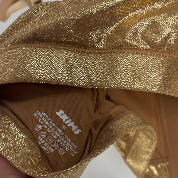 Skims New With Tag Gold Fits Everybody Crossover Bralette - Picture 5 of 5